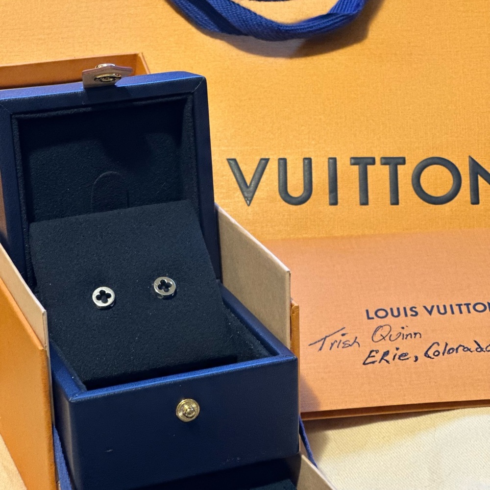 LOUIS VUITTON**EMPREINTE EAR STUDS**